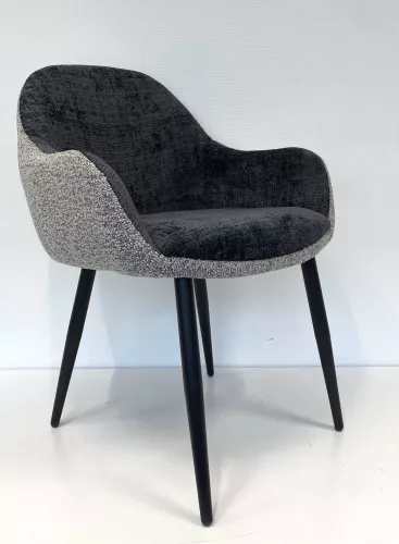 Giray Chair (Cremona 97 - Puente 11 & Conic KD - Black)
