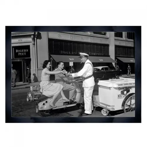 Couple Buying Ice Cream 80x60x3cm