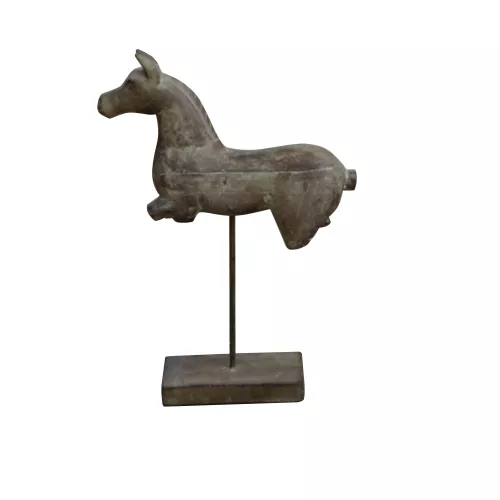 1x Horse Statue