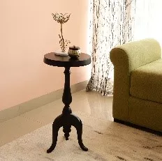 Side table three legs 
